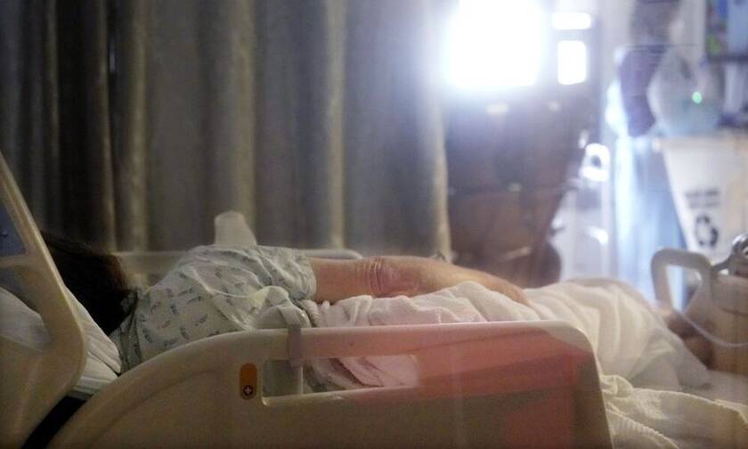 Κορονοϊός: Ανησυχία στις ΗΠΑ - Γιατί αυξάνονται διαρκώς οι νοσηλείες