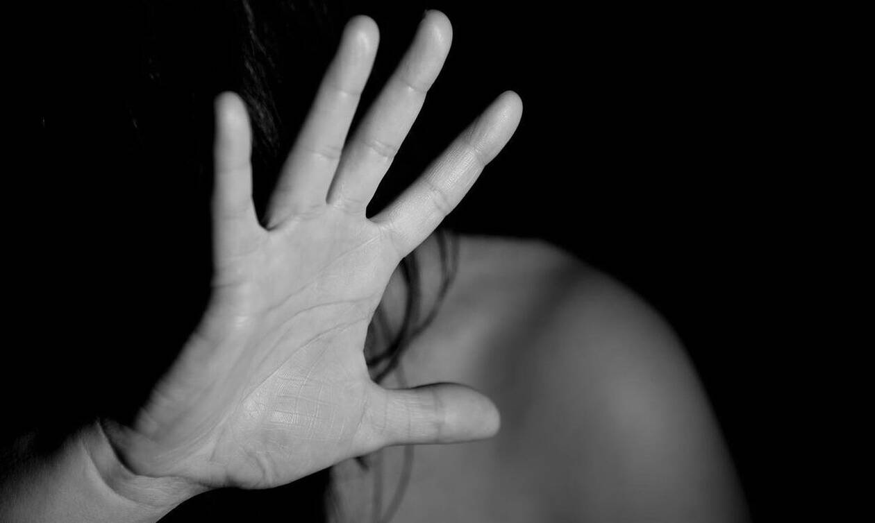 Κάλυμνος: Το ξέσπασμα της μάνας της 19χρονης που κατήγγειλε τον βιασμό της κόρης της