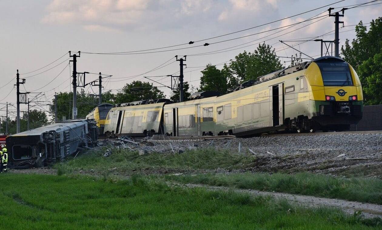 Εκτροχιασμός τρένου στην Αυστρία – Τουλάχιστον ένας νεκρός