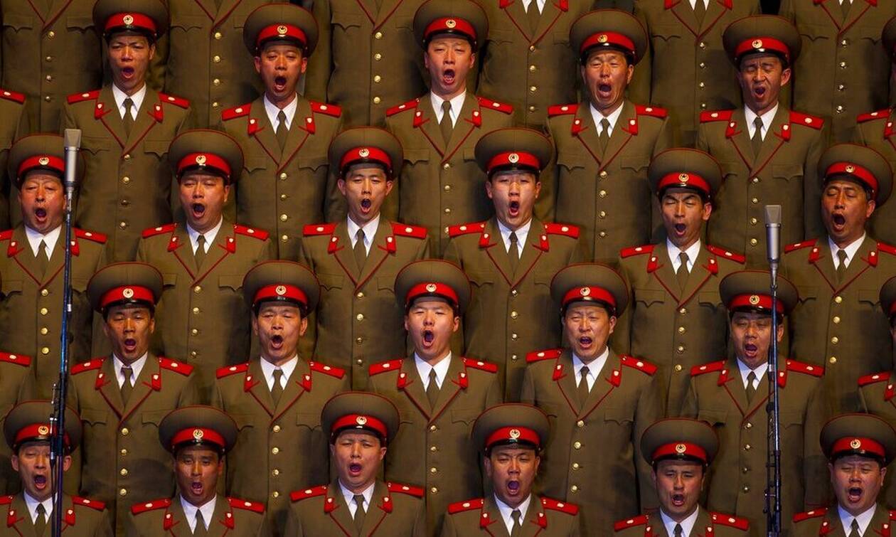 Βόρεια Κορέα: Aπαγορεύει τα στενά τζιν, τα βαμμένα μαλλιά και άλλα «σύμβολα του καπιταλισμού»