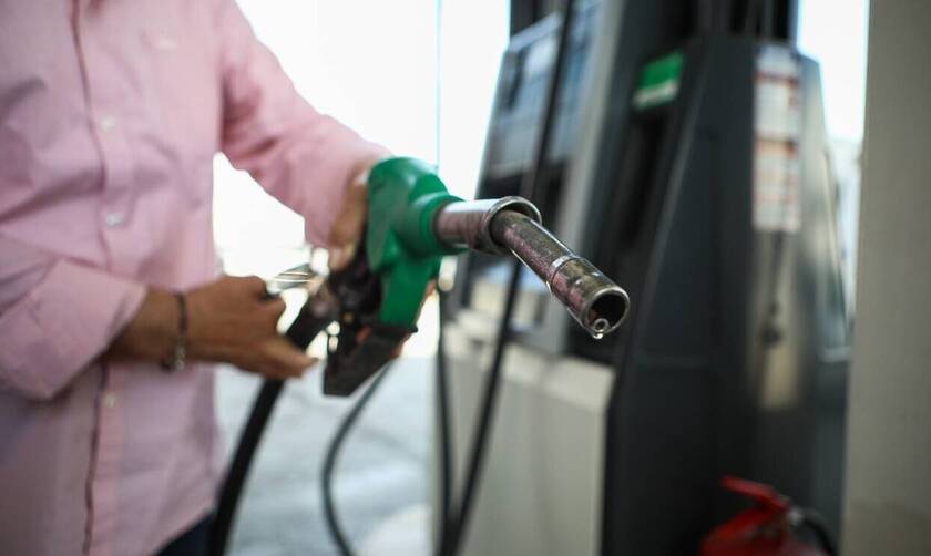 Πως διαμορφώνονται οι μέσες τιμές της αμόλυβδης βενζίνης ανά νομό 