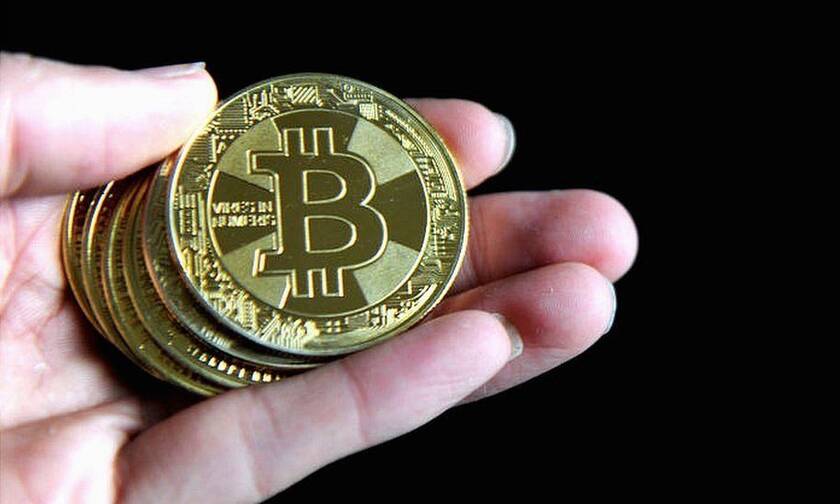 Στα 30.000 δολάρια υποχωρεί το Bitcoin