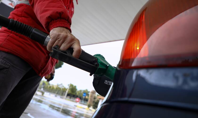 Θα ξεπεράσει τα 2,50 ευρώ η βενζίνη; Τι απαντά η  Ζάγκα στο Newsbomb.gr