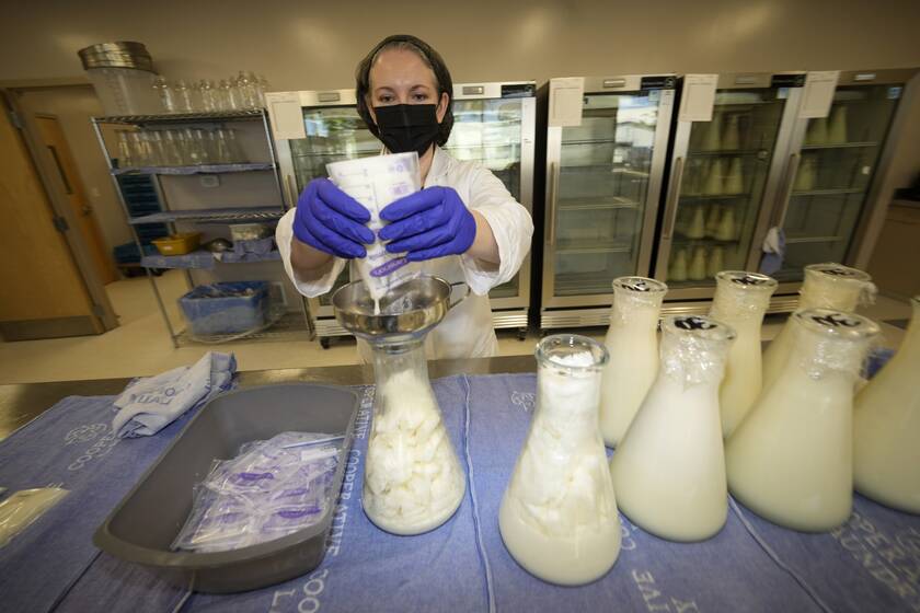 Σε μείζον πολιτικό θέμα μετατράπεται η έλλειψη γάλακτος σε σκόνη στις ΗΠΑ