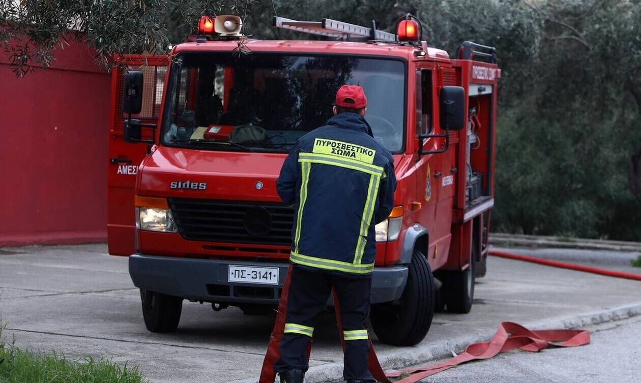Φωτιά στην Κερατέα - Εκπρόσωπος πυροσβεστικής στο Newsbomb.gr: Δεν απειλείται κατοικημένη περιοχή