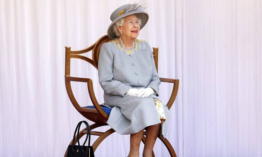 Περιπέτεια στον αέρα για τη βασίλισσα Ελισάβετ λόγω καταιγίδας στο Λονδίνο