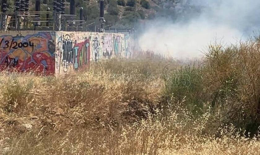 Καταγγελία στο Newsbomb.gr: «Από ξερόχορτα που δεν αποψίλωσε ο Δήμος Γλυφάδας ξεκίνησε η πυρκαγιά»