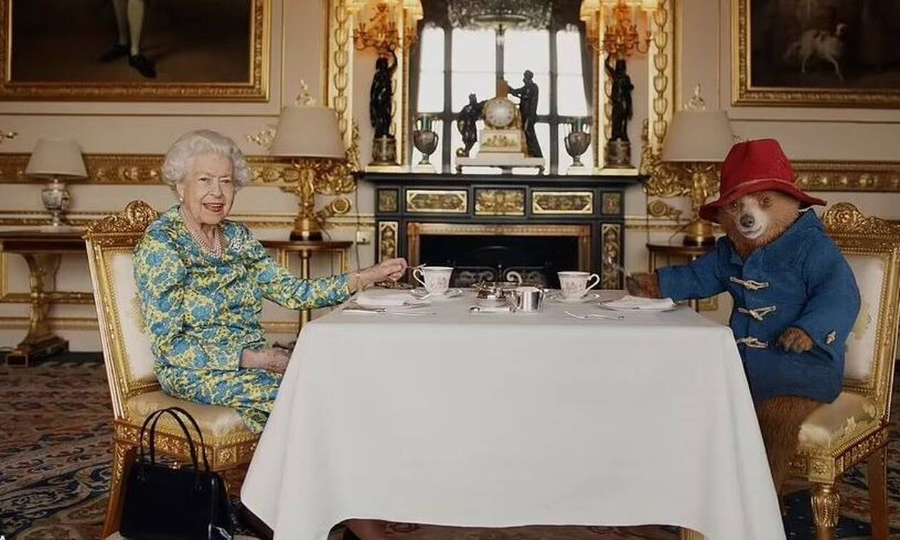 Πλατινένιο Ιωβηλαίο: Το ξεκαρδιστικό βίντεο της βασίλισσας Ελισάβετ με τον αρκούδο Πάντινγκτον