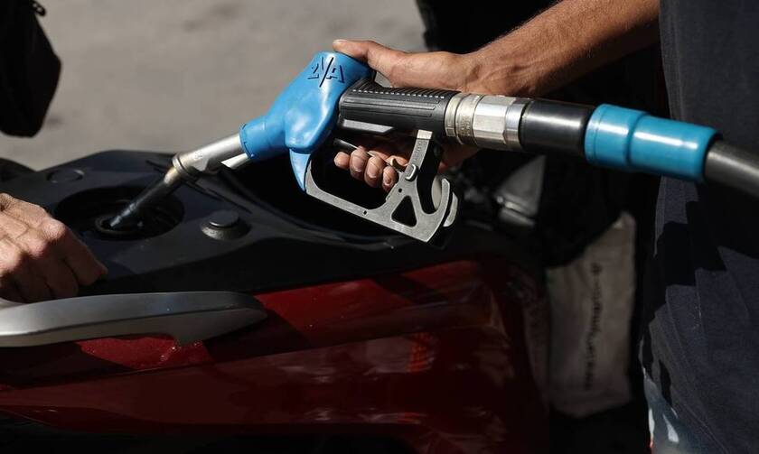 Βενζίνη - Κωνσταντίνος Ιαβέρης: Οι συμβουλές του για να καταναλώνουμε λιγότερα καύσιμα