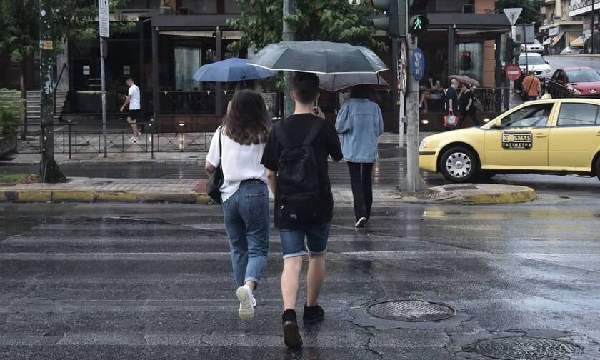Καιρός: Βροχή στην Αττική και καταιγίδες αύριο στη Θεσσαλονίκη – Πού θα πέσουν κεραυνοί και χαλάζι