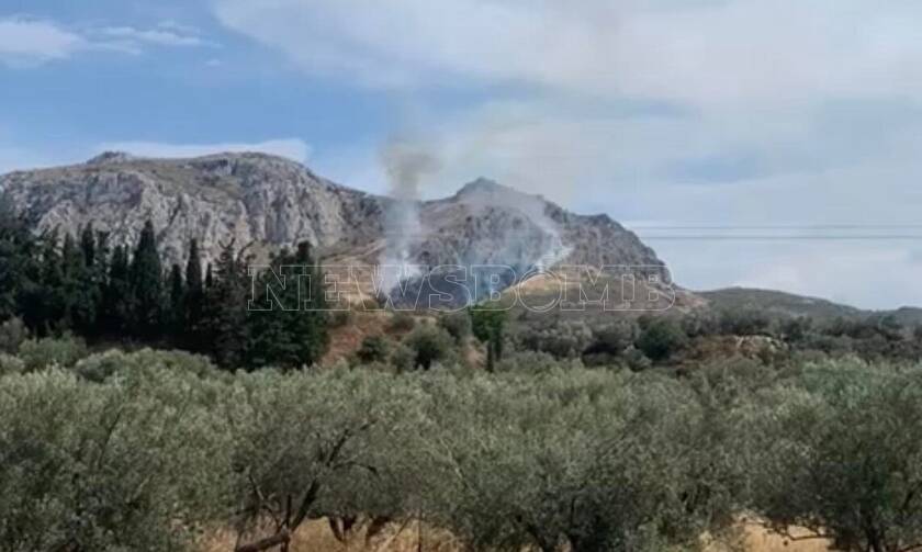 Φωτιά τώρα: Πυρκαγιά ξέσπασε στους πρόποδες του κάστρου της Αρχαίας Κορίνθου