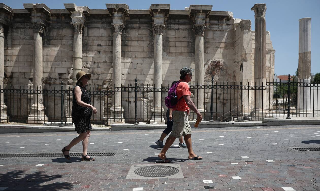 Πλεύρης: Θα υπάρξει θερινό κύμα κορονοϊού - Δεν θα χρειαστεί επαναφορά μέτρων