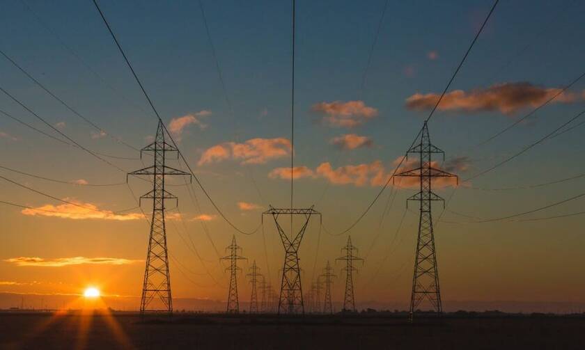 Ηλεκτρικό ρεύμα: Έρχεται πλαφόν στη χονδρική τιμή - Πώς θα διαμορφωθούν οι νέες χρεώσεις
