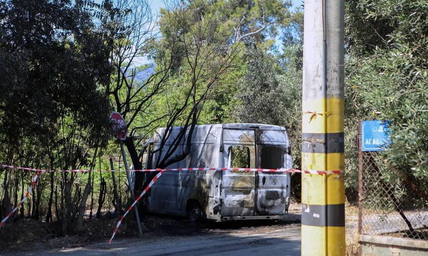 Δολοφονία στον Γέρακα: Εντοπίστηκαν τα δύο καλάσνικοφ