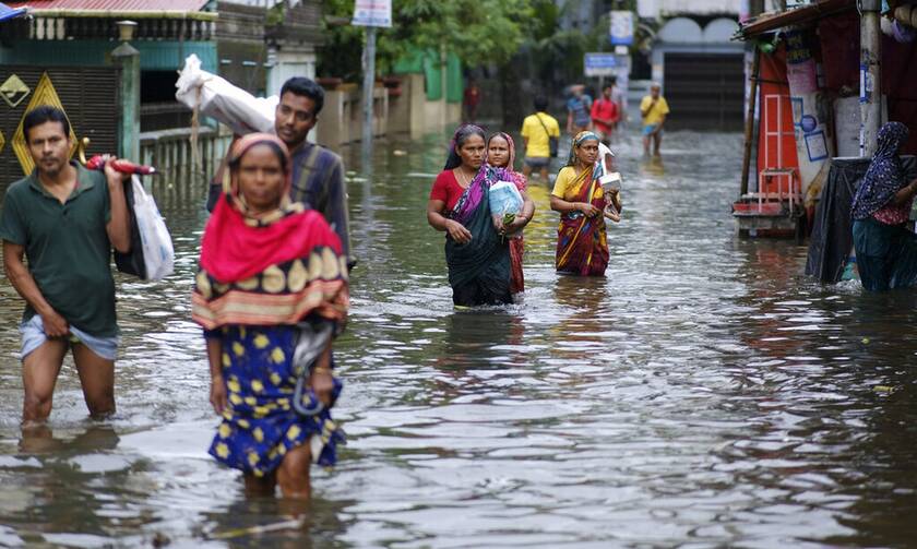 Καταστροφικές πλημμύρες στην Ινδία και το Μπαγκλαντές