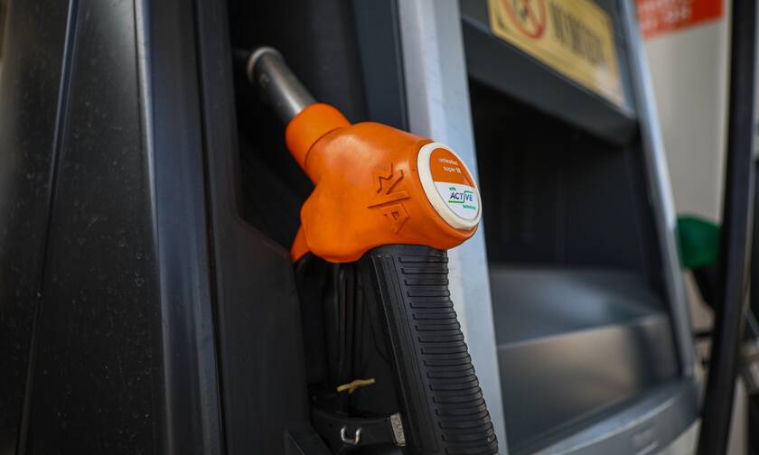 Ποιοι θα λάβουν επίδομα βενζίνης 100 ευρώ – Τι θα ισχύσει για τους αγρότες