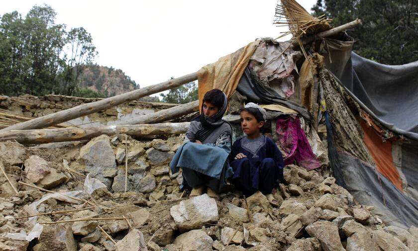 Θρήνος και καταστροφή στο Αφγανιστάν μετά το σεισμό