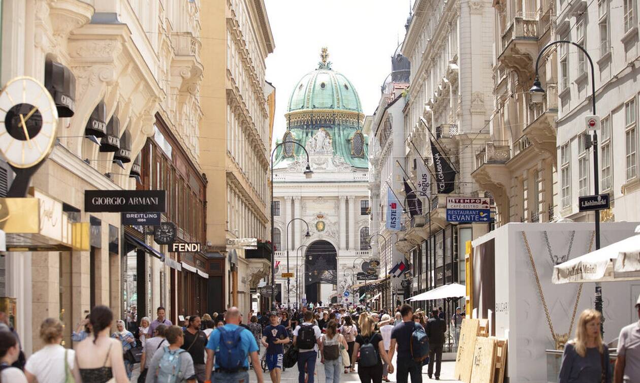 Economist: Οι καλύτερες πόλεις για να ζει κανείς το 2022 - Στην κορυφή η Βιέννη,«άλμα» για την Αθήνα