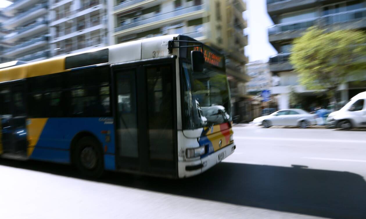 Θεσσαλονίκη: Στο Αυτόφωρο οδηγός λεωφορείου που κατέβασε 11χρονο επειδή δεν φορούσε μάσκα