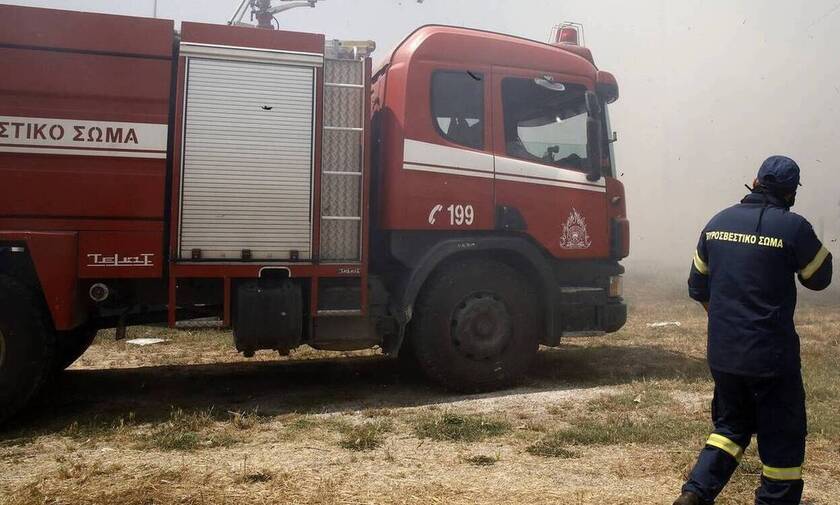 Φωτιά τώρα στο Ηράκλειο: Πυρκαγιά καίει γεωργικές εκτάσεις – Επί ποδός 40 πυροσβέστες