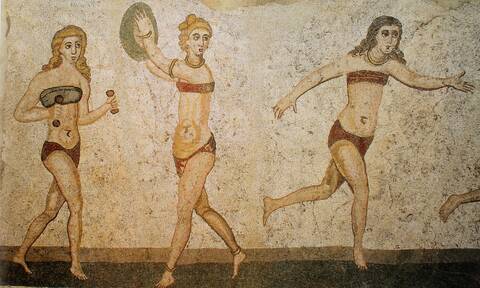 Ψηφιδωτό από ρωμαϊκή βίλα κοντά στη Σικελία,παρουσιάζει κορίτσια ντυμένα με μπικίνι.
