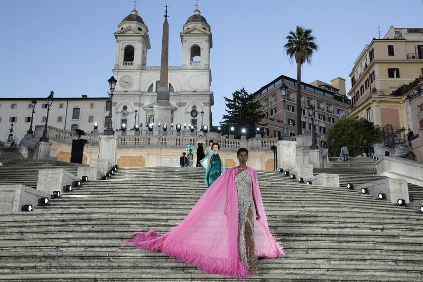 Η πρόσφατη επίδειξη μόδας του οίκου Valentino στη Ρώμη