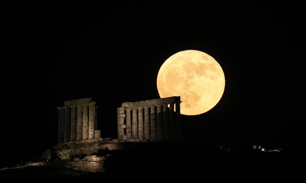 Πανσέληνος Ιουλίου 2022: Απόψε κορυφώνεται το «Φεγγάρι του Ελαφιού» - Από πού πήρε το όνομα της