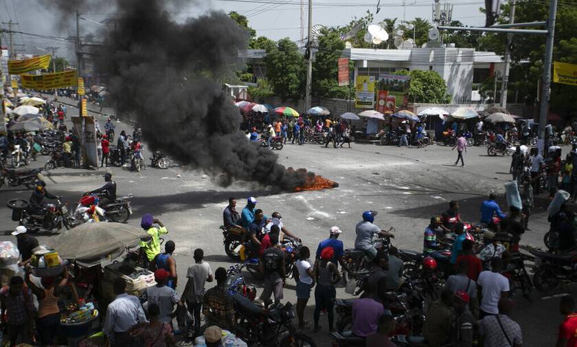Χάος και νεκροί σε συγκρούσεις συμμοριών στην Αϊτή