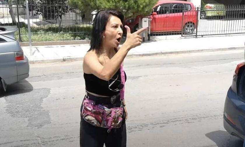 Εξαγριωμένη πολίτης για τα τροχαία στη Νικόπολη: «Θα μπω με όπλα στο δημαρχείο, κοπρόσκυλα» (vid)