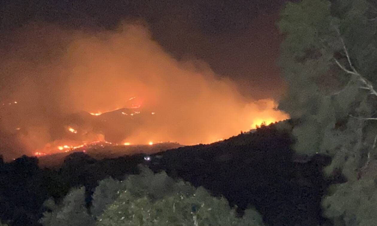Φωτιά στο Ρέθυμνο - Ολονύχτια η μάχη με τις φλόγες: Πολύ υψηλός ο κίνδυνος το Σάββατο στην Κρήτη
