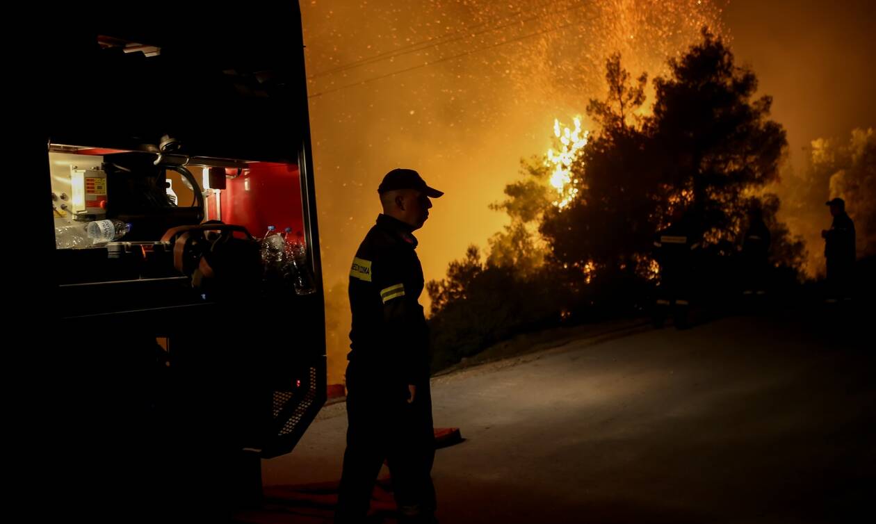Φωτιά σε Εύβοια και δυτική Αχαΐα – Πολύ υψηλός κίνδυνος πυρκαγιάς σε 5 περιφέρειες