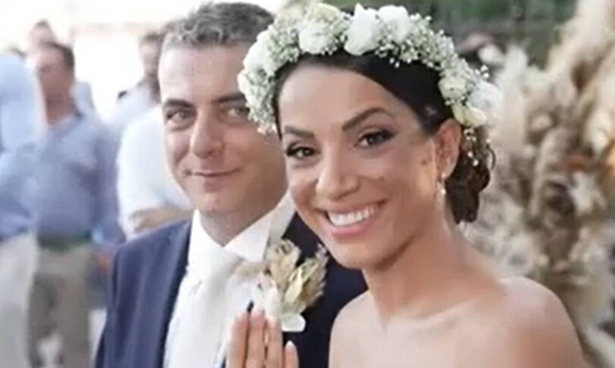 Ευλαμπία Ρέβη: Το συγκινητικό βίντεο για τον γάμο και οι ευχές με χειροφίλημα του Άκη Παυλόπουλου