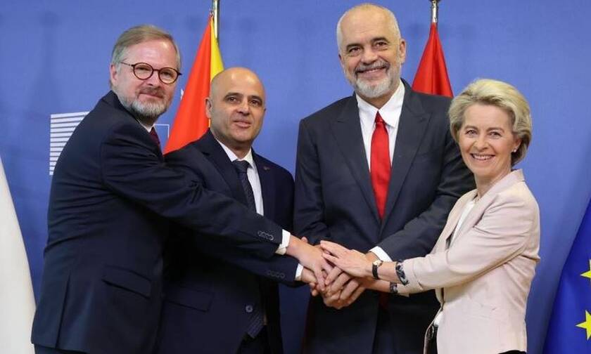 Έναρξη ενταξιακών διαπραγματεύσεων με Σκόπια και Αλβανία ανακοίνωσε η ΕΕ