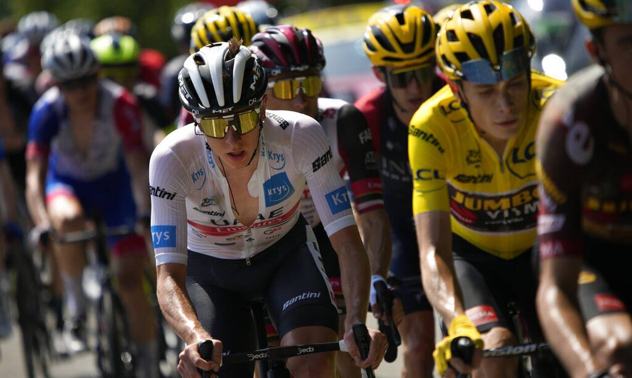 Tour de France: «Βράζουν» οι δρόμοι λόγω καύσωνα – Ρίχνουν νερό για να περνούν οι ποδηλάτες