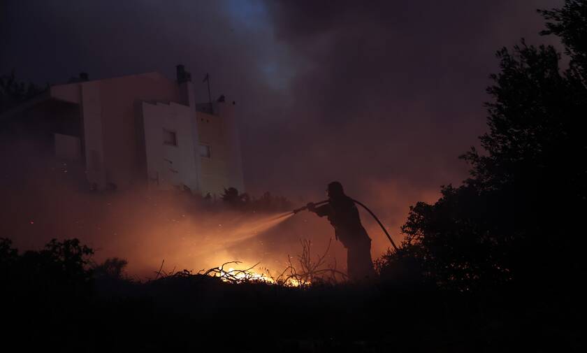 Μάντζος: Στο πλευρό των κατοίκων που δοκιμάζονται από τη φωτιά