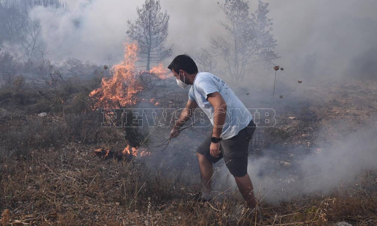 Ρεπορτάζ Newsbomb.gr - Κάτοικος Μεγάρων: «Θα σβήσουμε τη φωτιά μόνοι μας, και πέρυσι έτσι κάναμε»