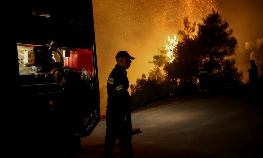 Φωτιά στον Έβρο: Ασύλληπτη καταστροφή στο δάσος της Δαδιάς – Οι καπνοί έφτασαν μέχρι την Ίμβρο