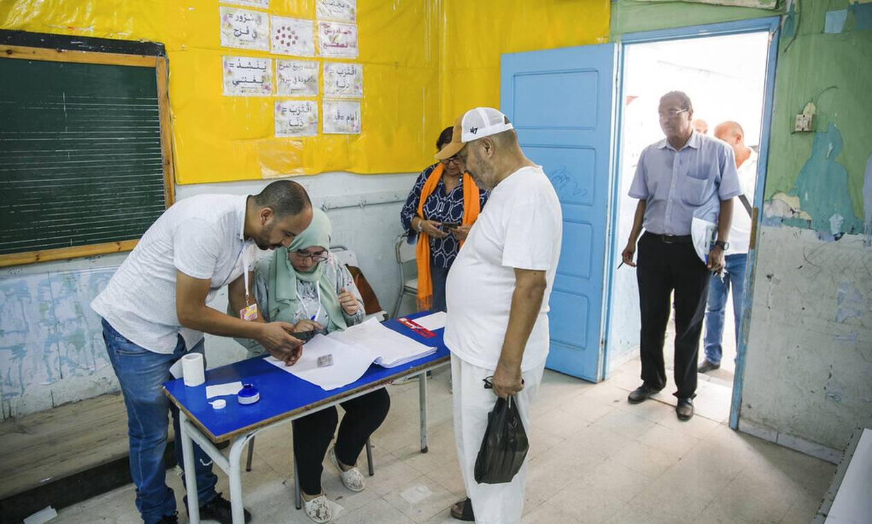 Δημοψήφισμα στην Τυνησία: Στο 27,54% ανήλθε η συμμετοχή – Το 93% υπέρ του νέου Συντάγματος