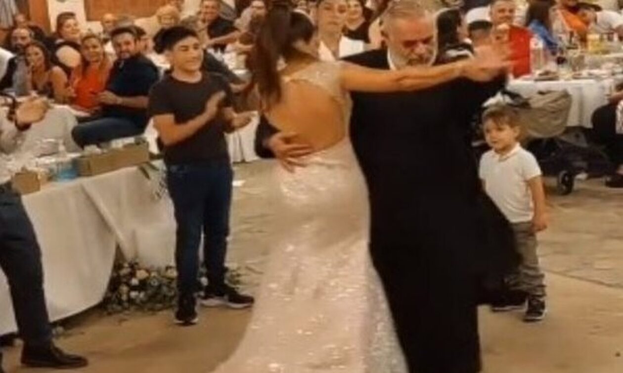 Κρήτη: Παπάς χόρεψε σούστα με τη νύφη και ξεσήκωσε τους καλεσμένους (vid)