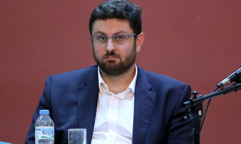 Ζαχαριάδης: «Η κυβέρνηση σπάει κάθε ρεκόρ στους μετακλητούς, διορίζει κάθε δύο ημέρες τρία “γαλάζια”