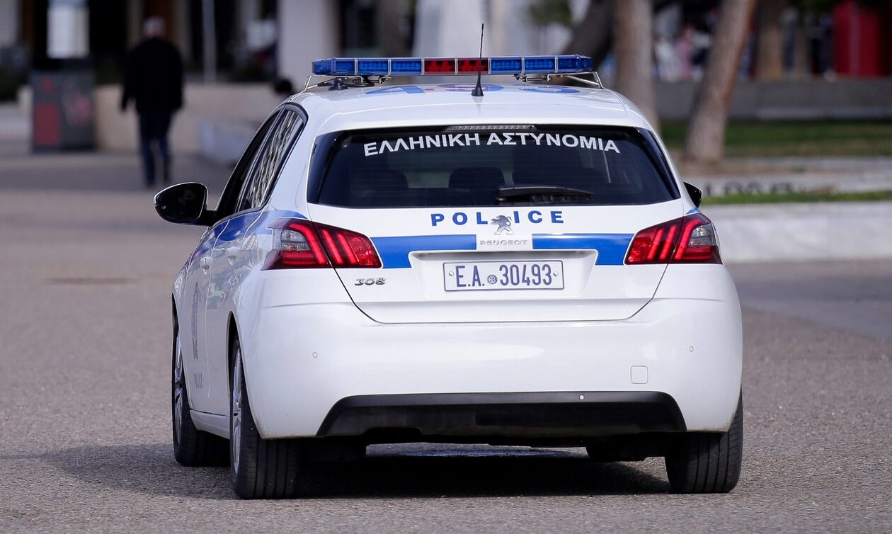Θεσσαλονίκη: Τον κατήγγειλε η σύζυγός του για εξύβριση και βρέθηκε στο σπίτι του μίνι οπλοστάσιο