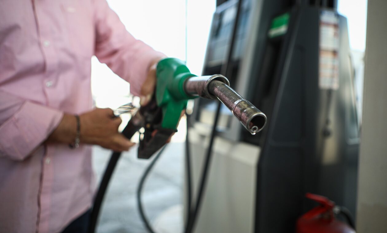 Fuel Pass 2 - vouchers.gov.gr: Η ώρα για την αίτηση - Πώς θα πάρετε το επίδομα βενζίνης