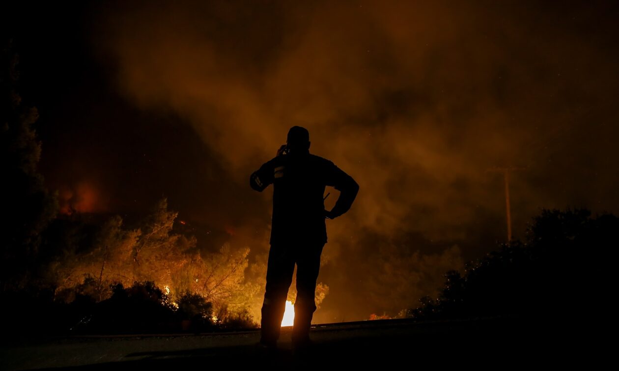  Σε ύφεση η φωτιά στη Λινίσταινα – Καλή εικόνα σε Αγία Κυριακή και Ελληνοχώρι