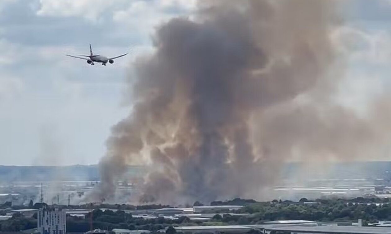 Βρετανία: Υπό πλήρη έλεγχο η  μεγάλη φωτιά κοντά στο αεροδρόμιο Χίθροου