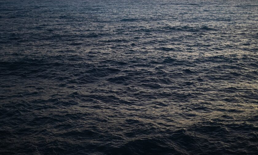 Γαλλία: Επέζησε 16 ώρες σε αναποδογυρισμένο σκάφος στον Ατλαντικό