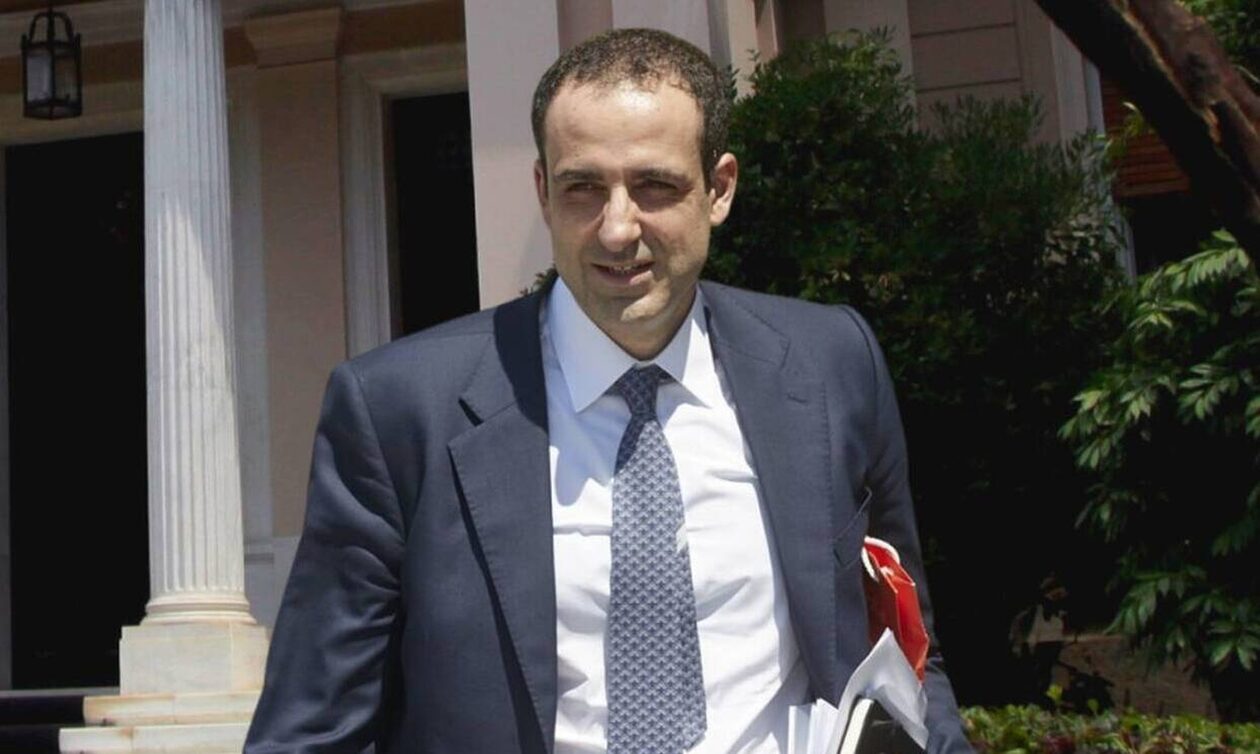 Γρ. Δημητριάδης: Ο συνεργάτης του πρωθυπουργού που έγινε ασπίδα στη συκοφαντία και την τοξικότητα