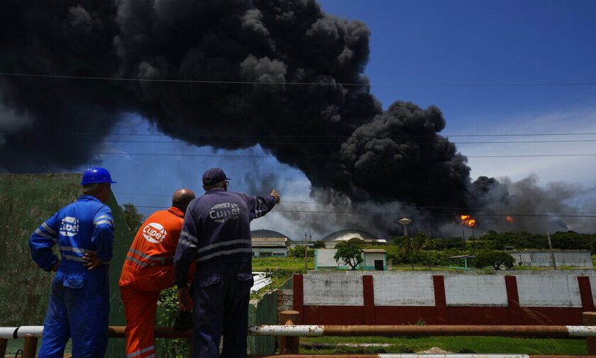 Κούβα: Ένας νεκρός και 17 αγνοούμενοι μετά από φωτιά σε πετρελαϊκές εγκαταστάσεις