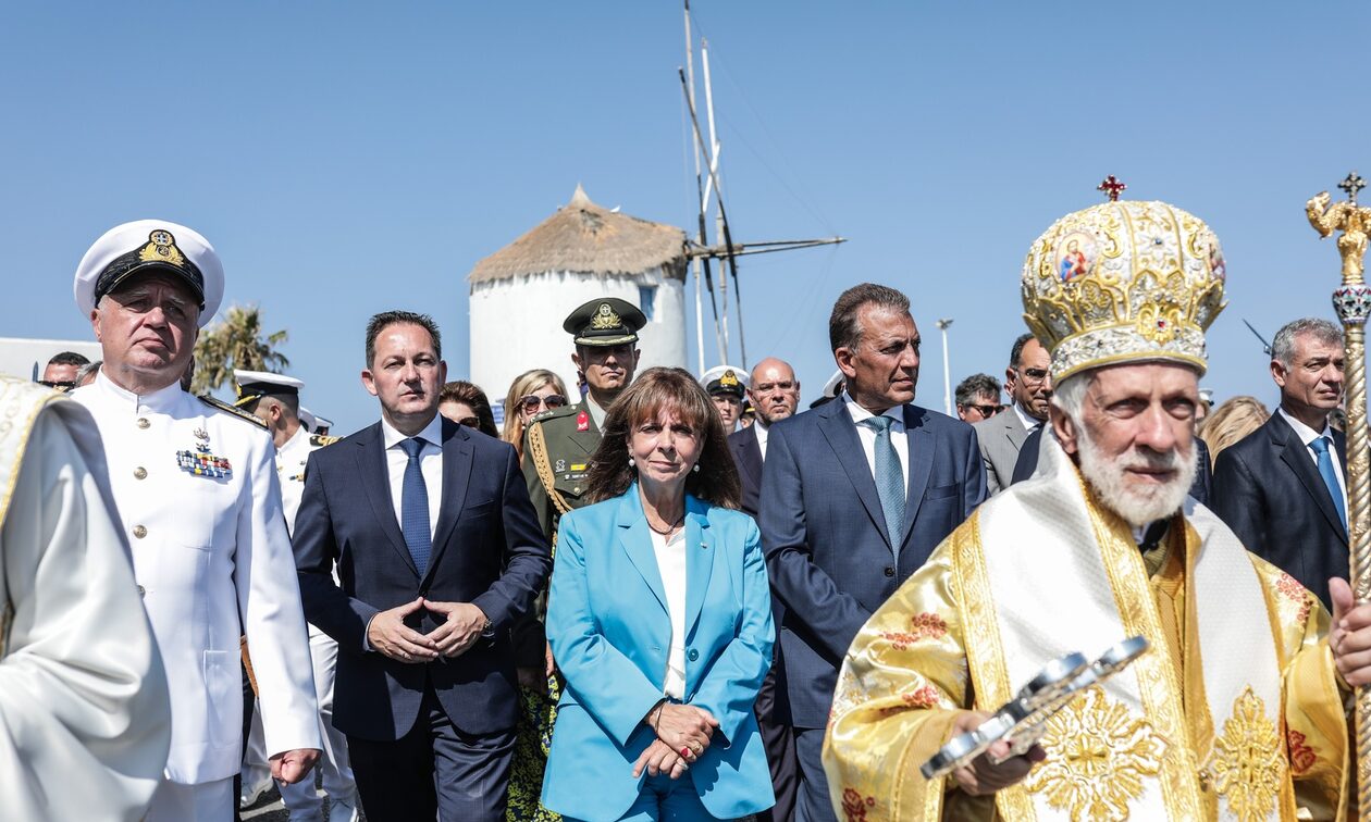 Η Κατερίνα Σακελλαροπούλου στην Πάρο για τον εορτασμό της Παναγίας Εκατονταπυλιανής