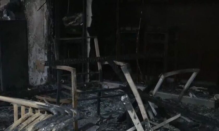 Φωτιά σε καφετέρια στο Περιστέρι: Κάηκε ολοσχερώς - Δεν έμεινε τίποτα