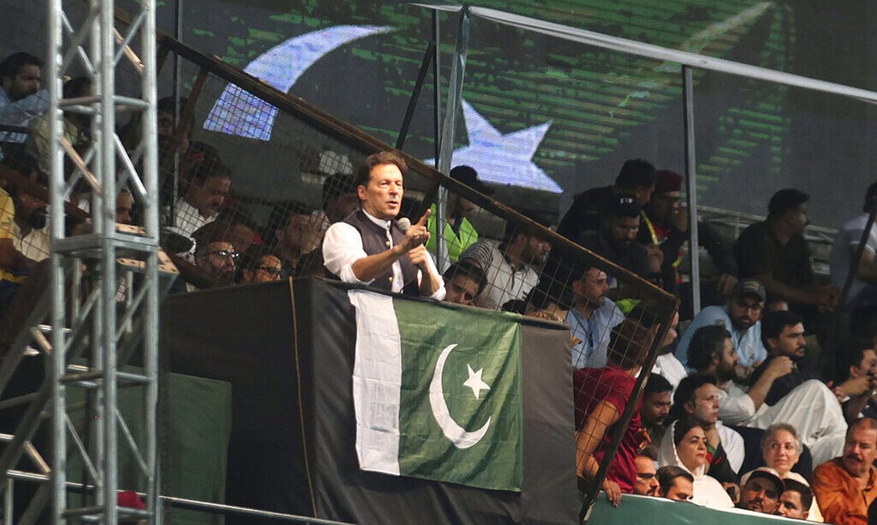 Iμράν Χαν: Η αστυνομία κατηγορεί τον Πακιστανό πρώην πρωθυπουργό για «τρομοκρατία» - Φοβοι για βία